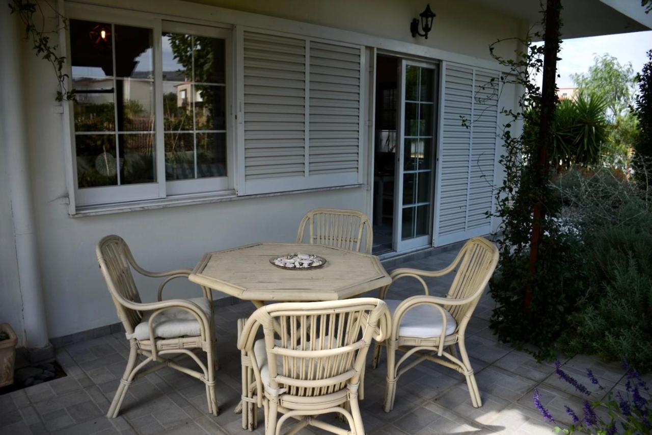Apartment Beach House Халкида Экстерьер фото