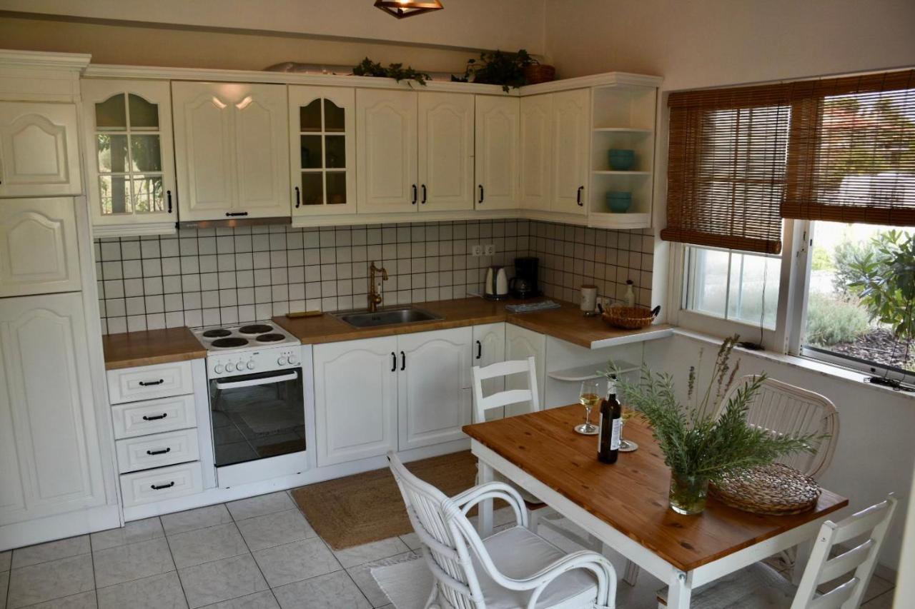 Apartment Beach House Халкида Экстерьер фото
