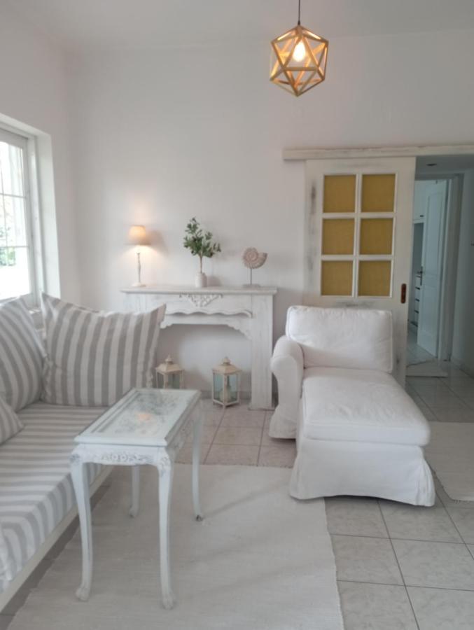 Apartment Beach House Халкида Экстерьер фото